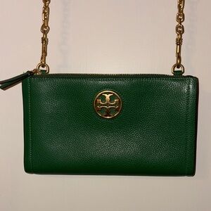 Like New! Tory Burch Green Leather Crossbody with Gold Chain